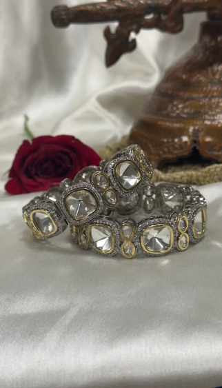 Karina Bangles